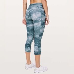 Lululemon Speed Up Crop 21" Luxtreme Size 6 Azurite Mint Tint Multi